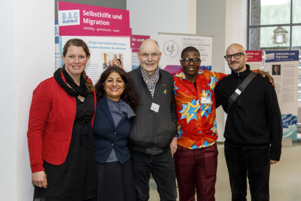 Gruppenbild in der Ausstellung: Katja Kähler, Sahanim Görgü-Phillipp, Gerald Wagner, Mamadou Balde, Marius Schlichting