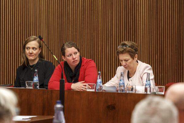 Senatsbank mit Katja Kähler und Claudia Schilling